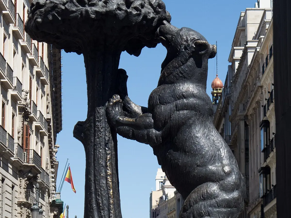 El Oso y el Madroño