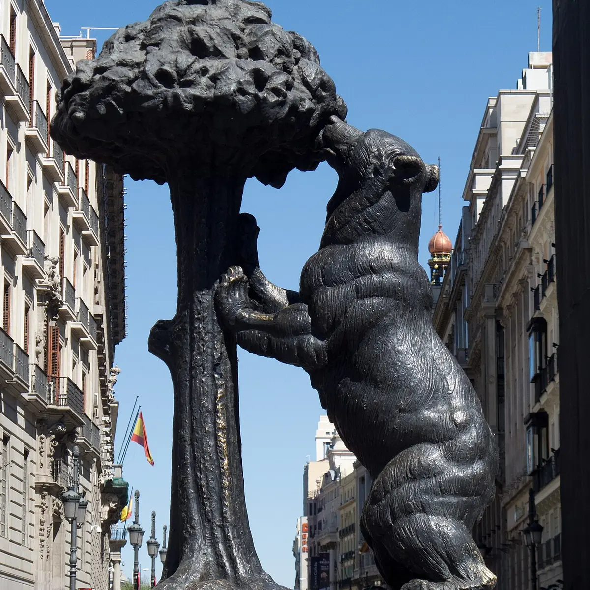 El Oso y el Madroño