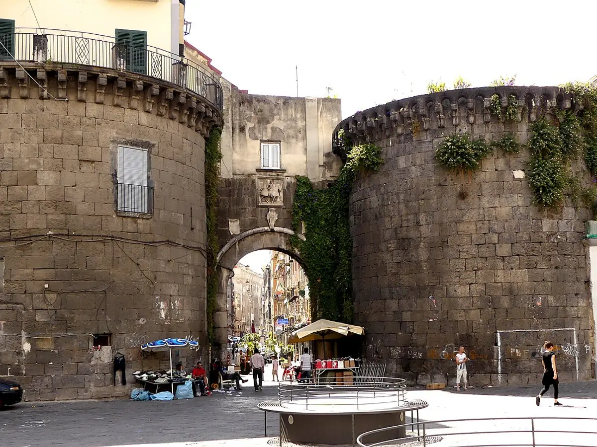 Porta Nolana
