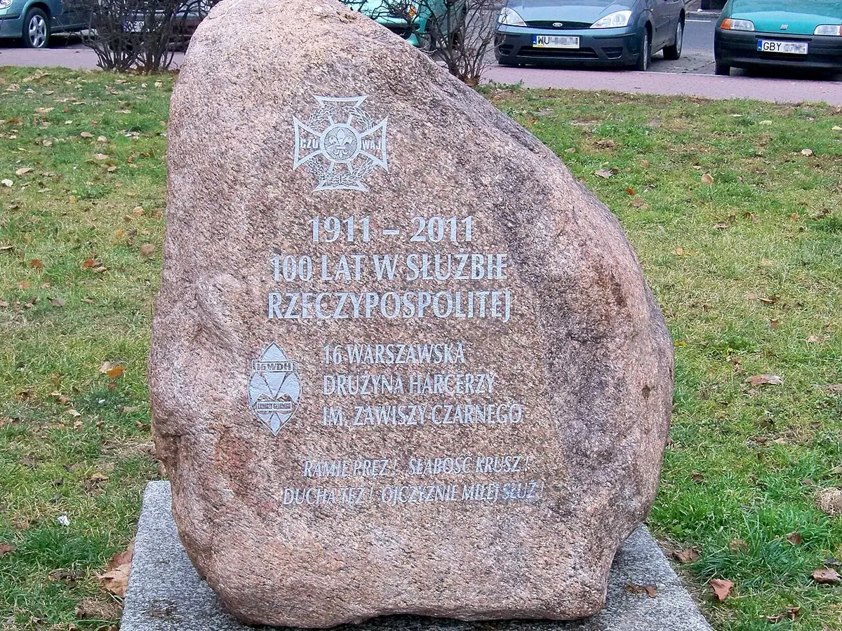 100 lat 16 Warszawskiej Drużyny Harcerzy
