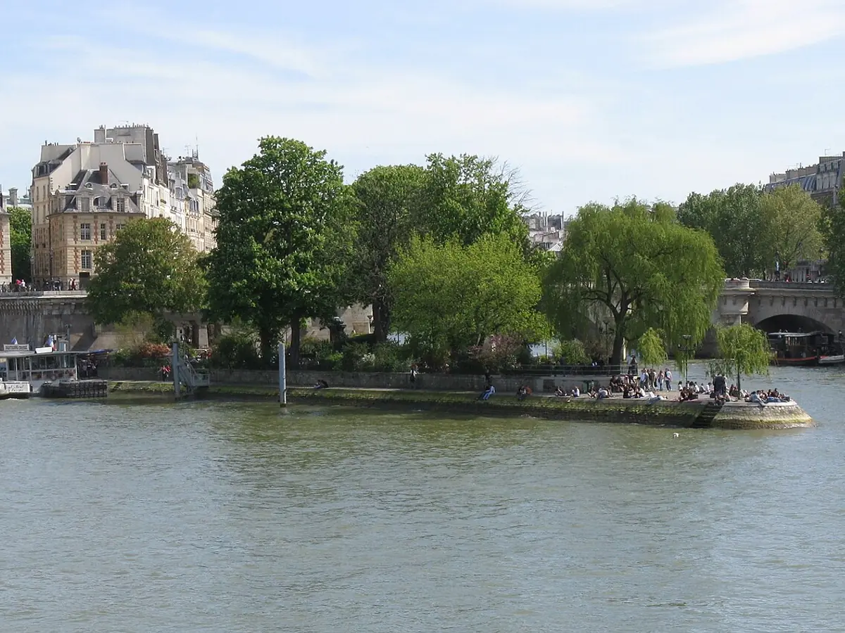Square du Vert Galant