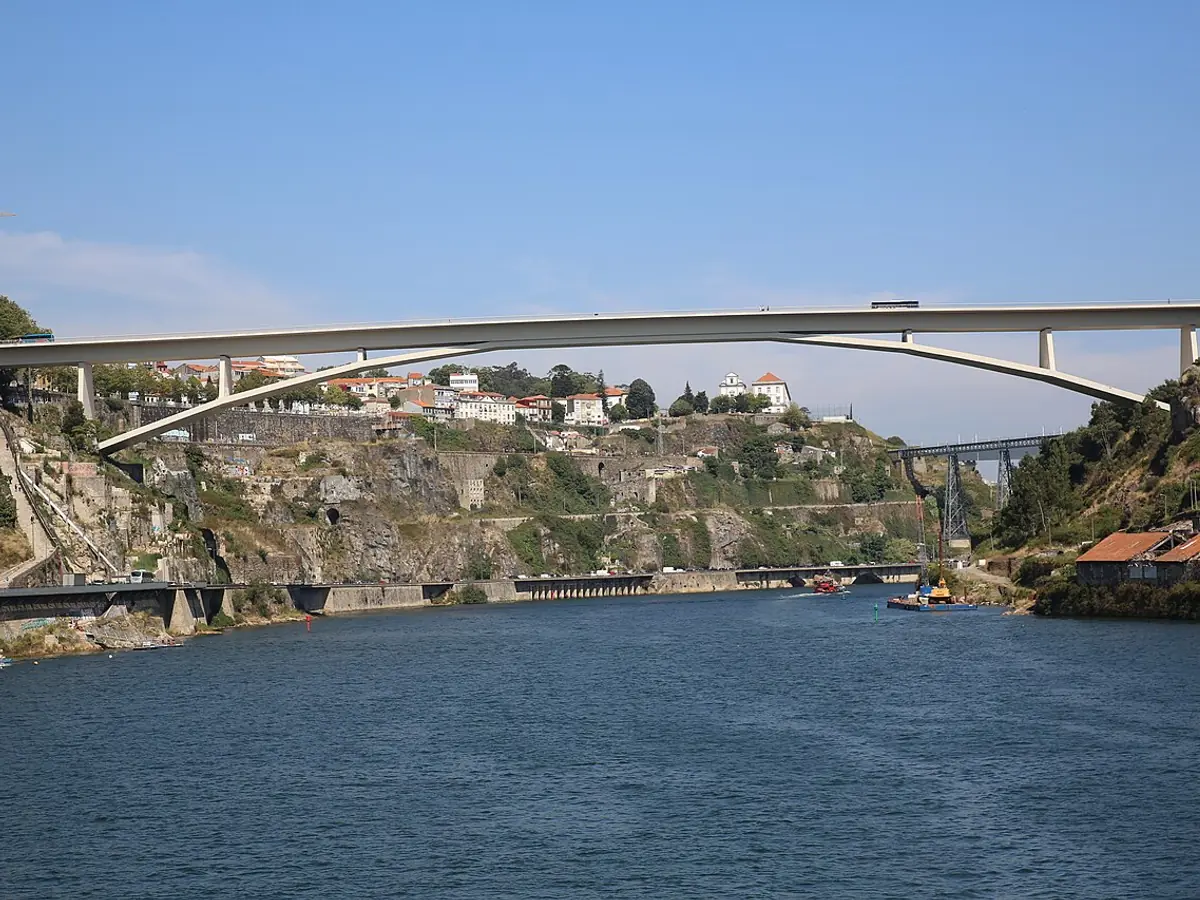 Ponte Infante Dom Henrique