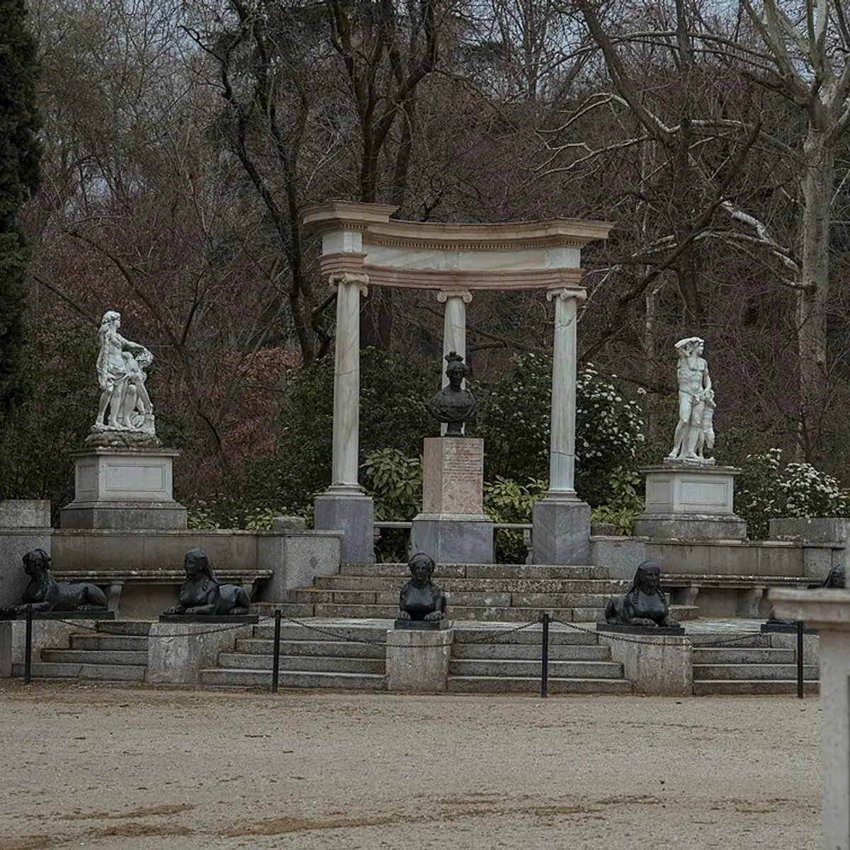 Jardín histórico El Capricho de la Alameda Osuna