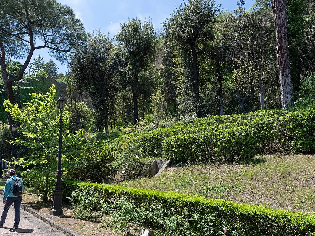 Parco Vergiliano - Tomba di Virgilio