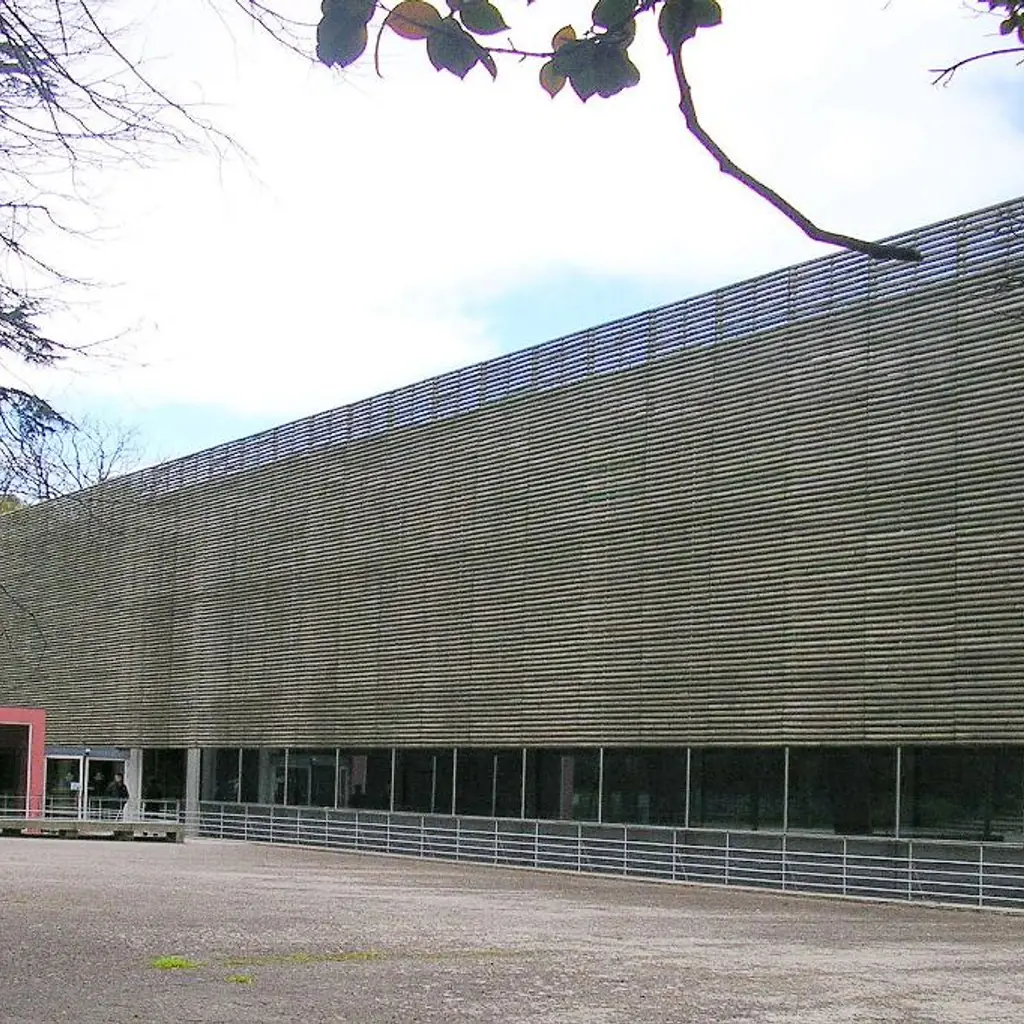 Biblioteca Almeida Garrett