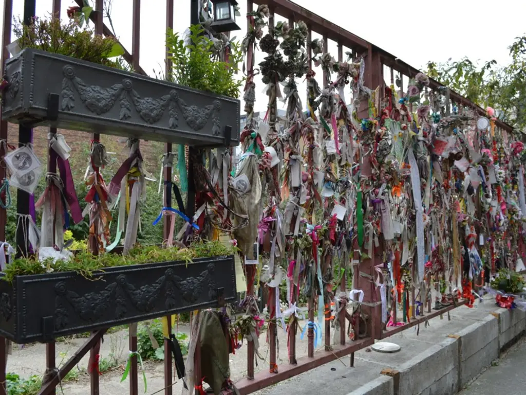 Crossbones Graveyard