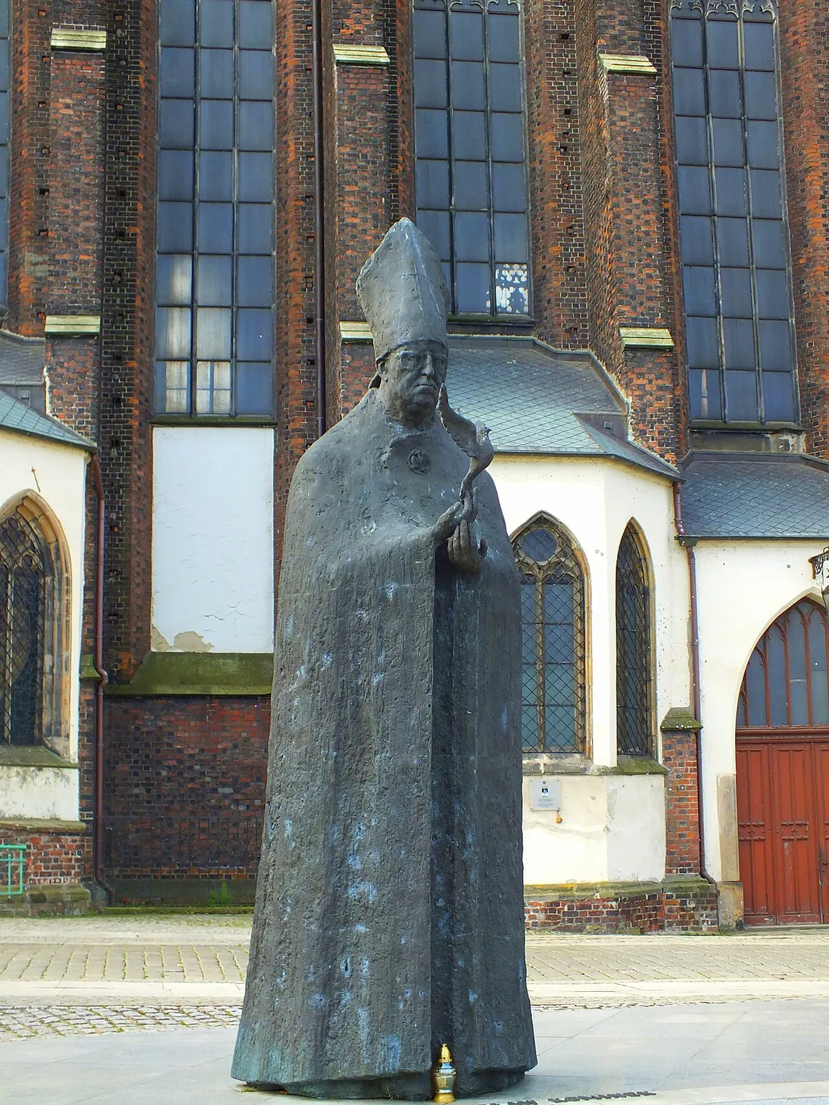 Pomnik Kardynała Bolesława Kominka