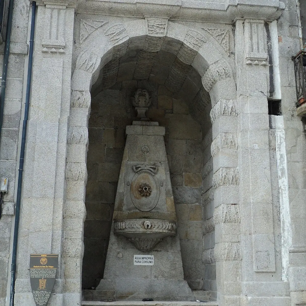 Chafariz da Rua das Taipas