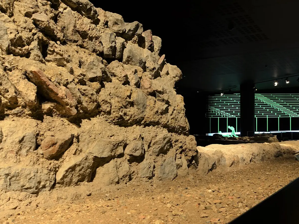 Roman Amphitheatre Site